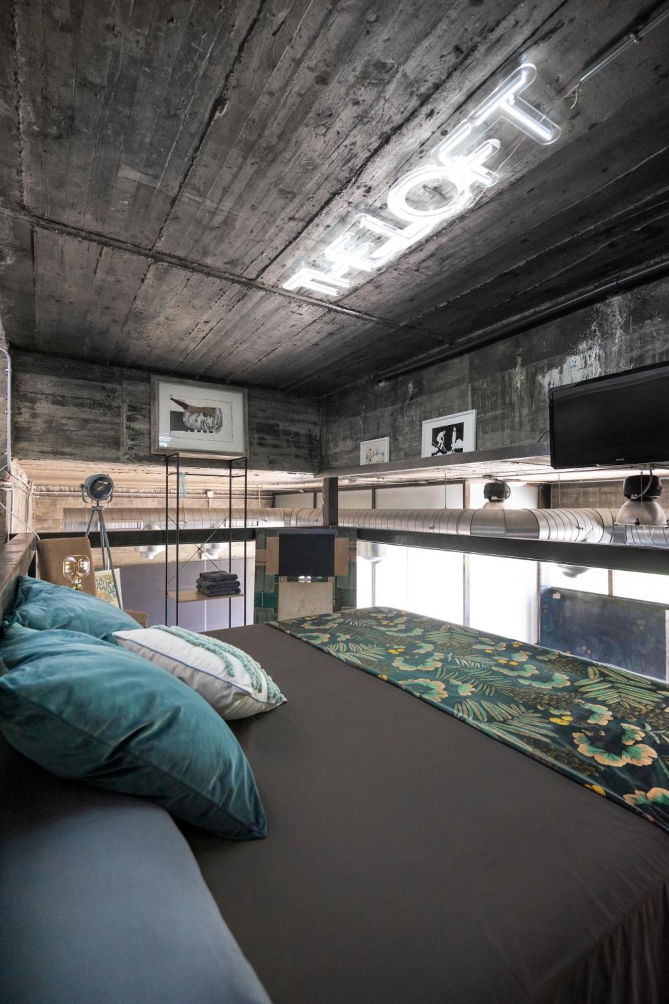 הוילה Corbera de Llobregat The Loft - With Private Pool & Jacuzzi מראה חיצוני תמונה